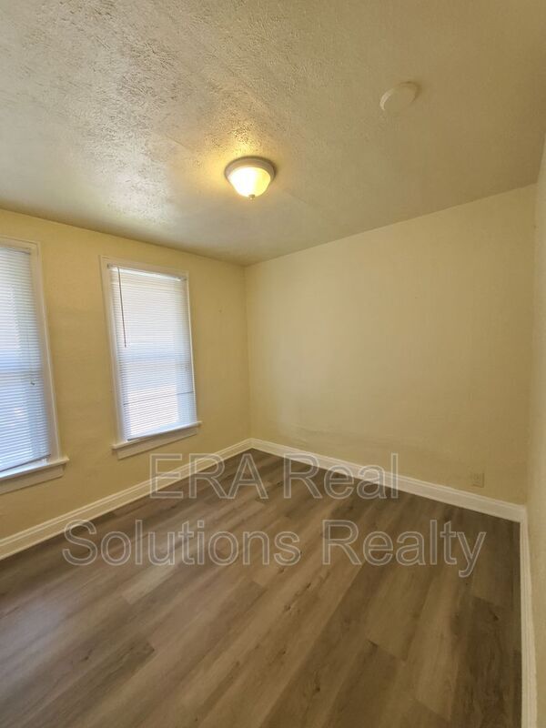 Building Photo - 659 Southwood Ave
