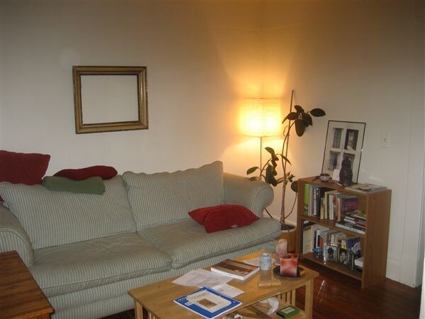 Building Photo - 3 br, 1 bath  - 121 Glen Ave Apt 1 #1
