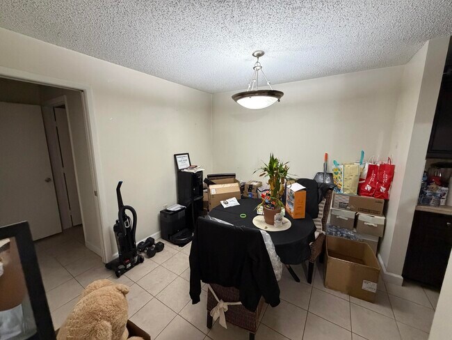 Foto del edificio - 1743 Village Blvd