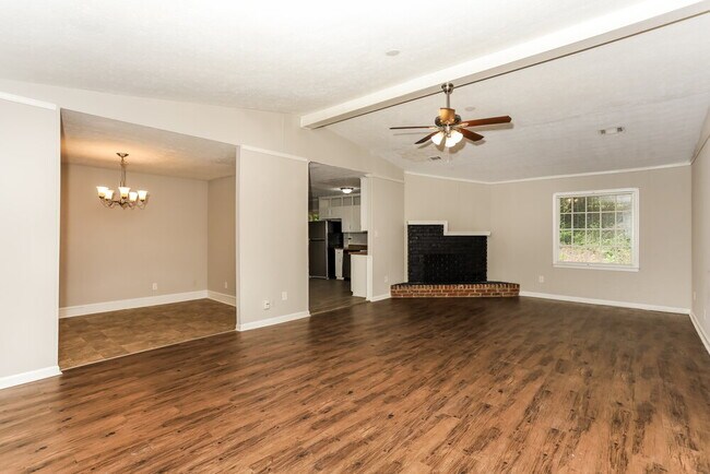Building Photo - 6206 Shallow Creek Ln