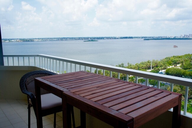 Foto del edificio - 5070 N Ocean Dr