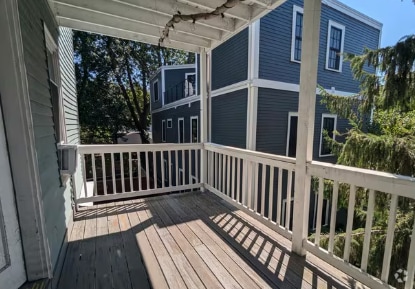 Building Photo - 344 Putnam Ave