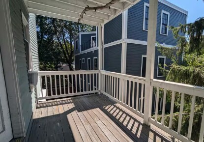 Building Photo - 344 Putnam Ave