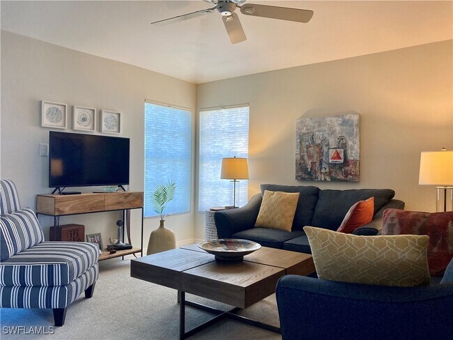 Foto del edificio - 13260 Sherburne Cir