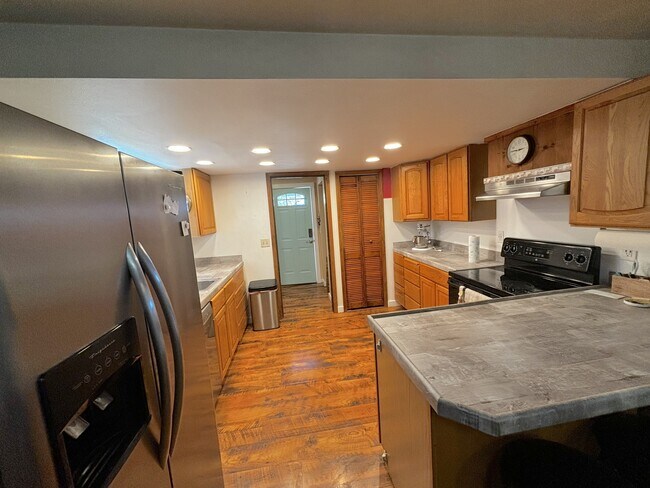 Building Photo - 580 W Abajo Dr