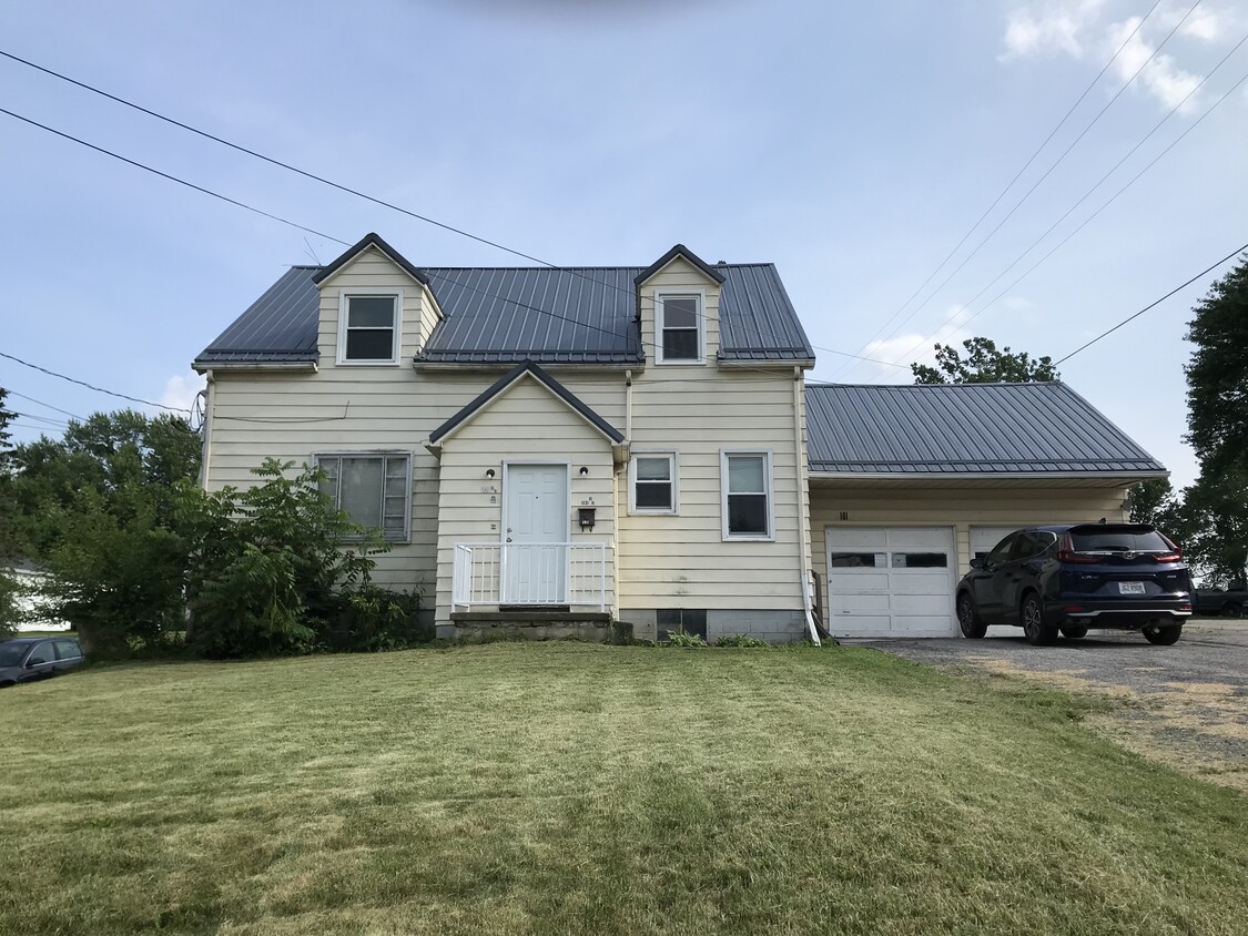 Primary Photo - 101 W Cook Rd