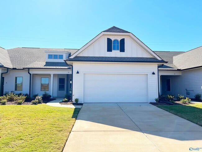 Building Photo - 112 Rugby Dr
