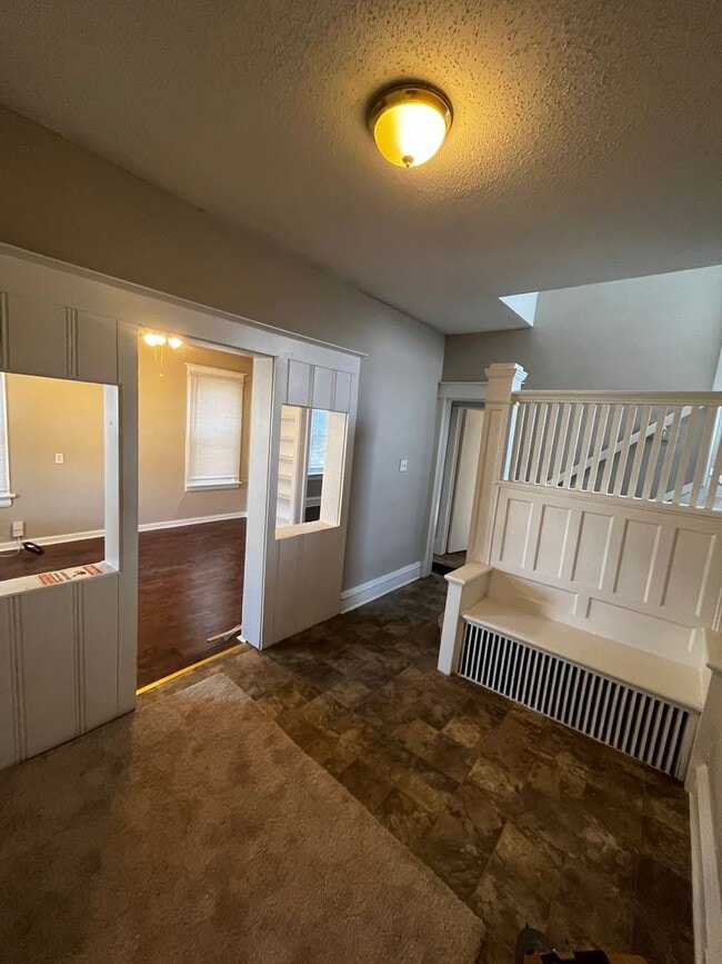 Building Photo - Newly renovated 6-bedroom, 2-bathroom house
