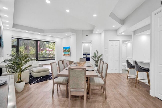 Foto del edificio - 7484 La Paz Blvd