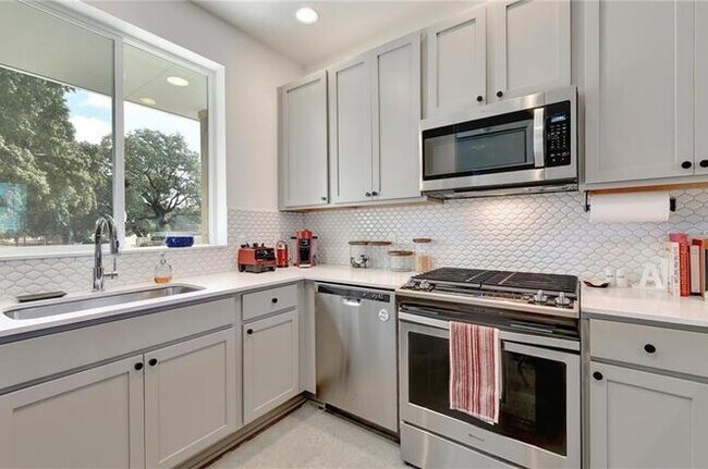 Foto del edificio - 801 N Bluff Dr