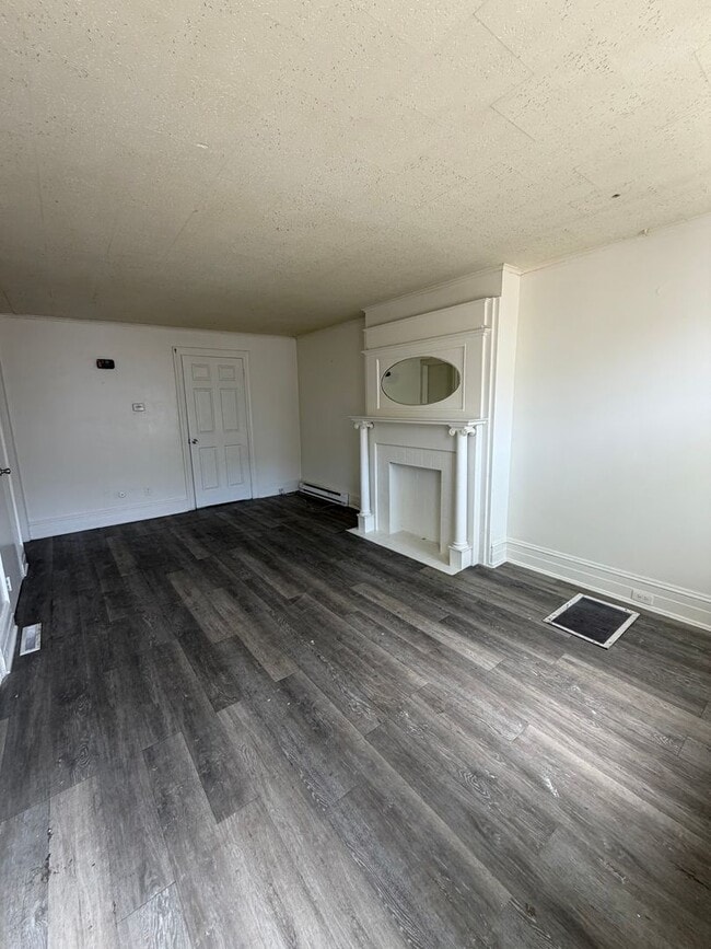 Foto del edificio - 717 W Market St