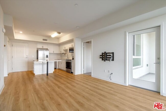 Building Photo - 12655 Bluff Creek Dr