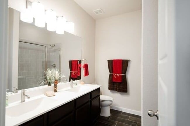 Building Photo - LUXURY TOWNHOME LOCATED IN PECAN PARK, BAS...
