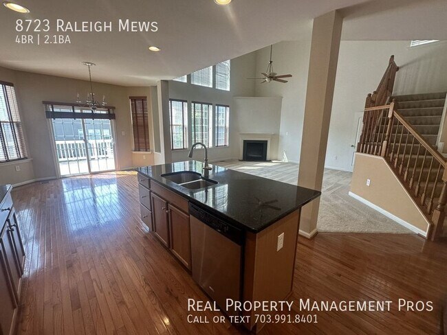 Building Photo - Spacious Deck-Convenient to 66