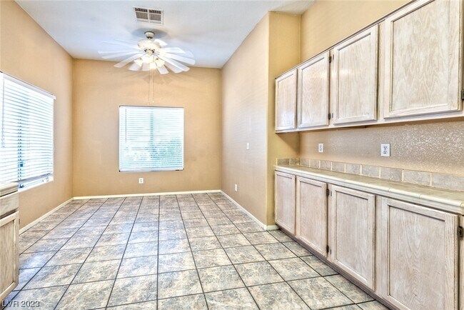 Building Photo - 5617 Grand Entries Dr