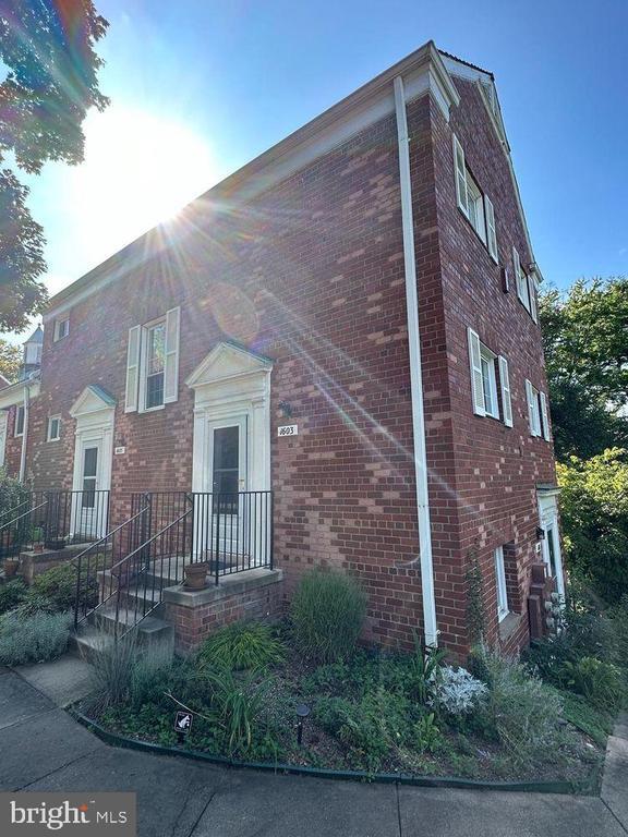 Foto del edificio - 1603 Fitzgerald Ln