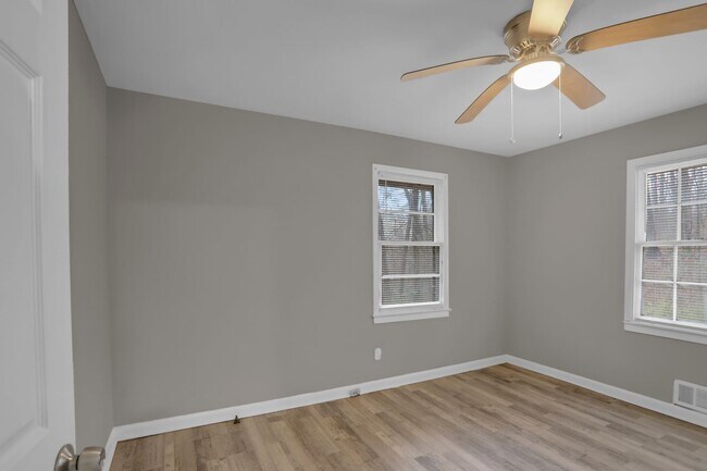 Building Photo - 8246 Collier