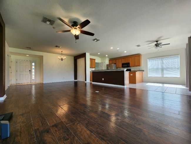 Building Photo - 5768 SW 40th Pl
