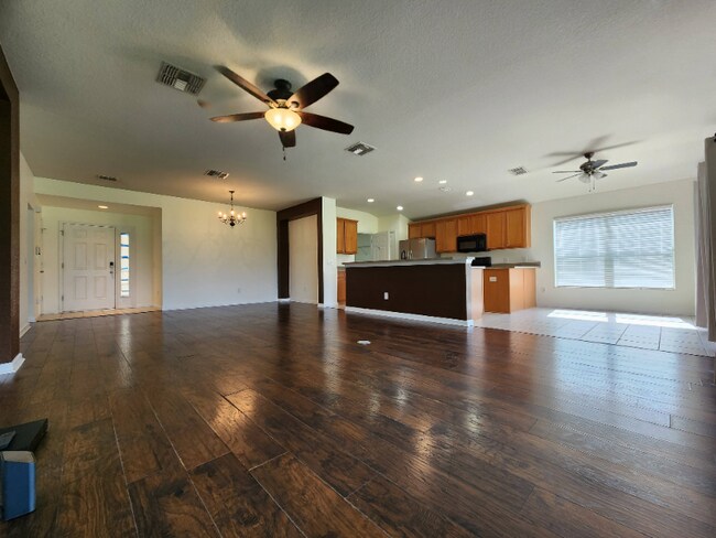 Foto del edificio - 5768 SW 40th Pl