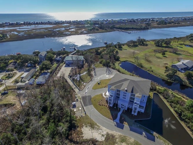 Building Photo - Dolphin Shores