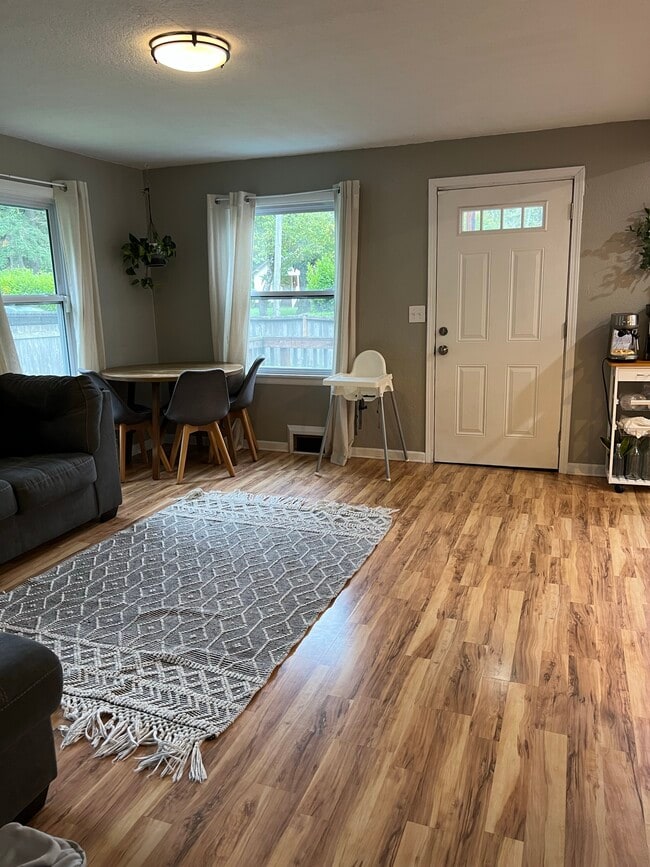 Building Photo - 2344 Northlake Way NW