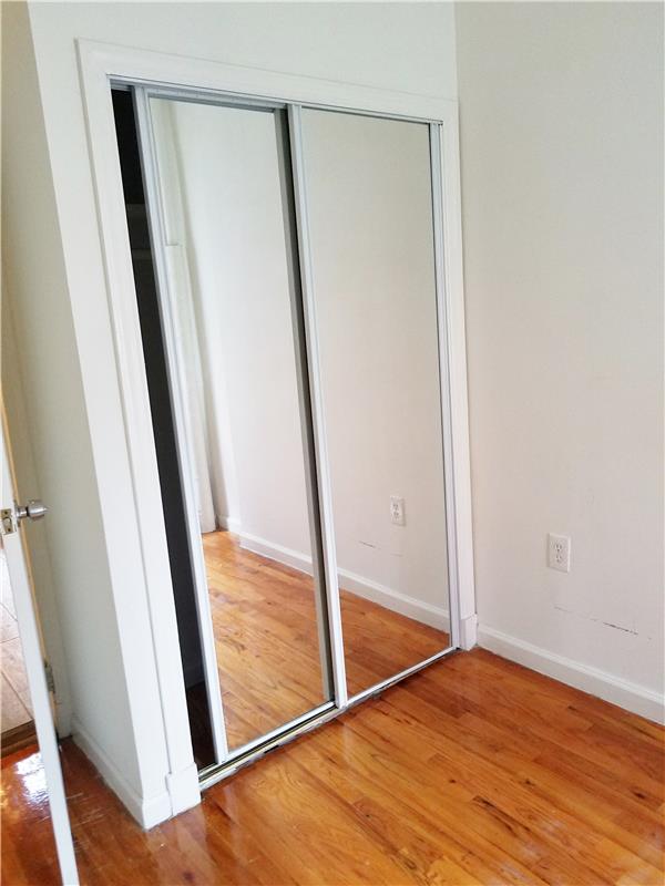 Foto del edificio - 246 E 51st St