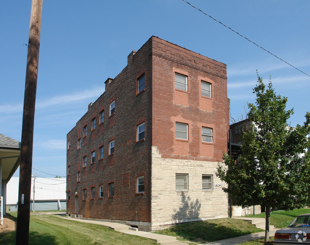 Primary Photo - 1615 Highland St