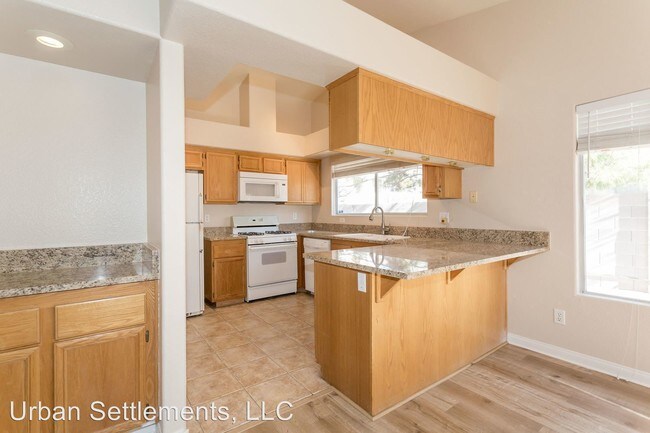 Foto del edificio - 2035 E Warm Springs Rd