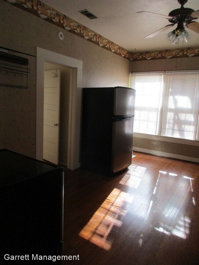 Building Photo - 1 br, 1 bath House - 704 S Spring