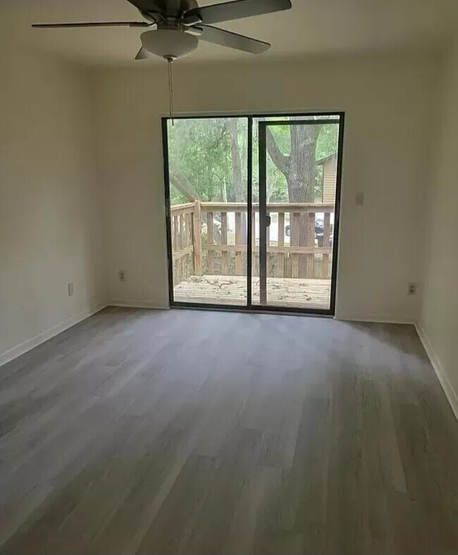 Building Photo - 4716 SW 67th Terrace
