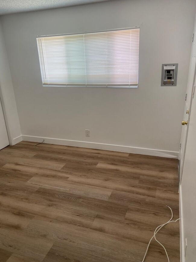 Foto del edificio - 12554-12556 Brookshire Ave