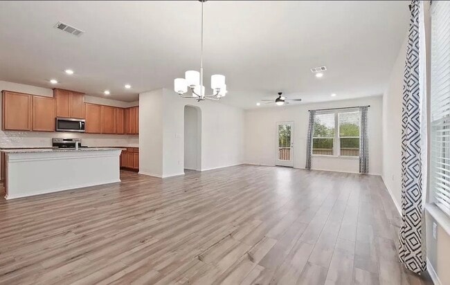 Building Photo - 100 Jarbridge Dr