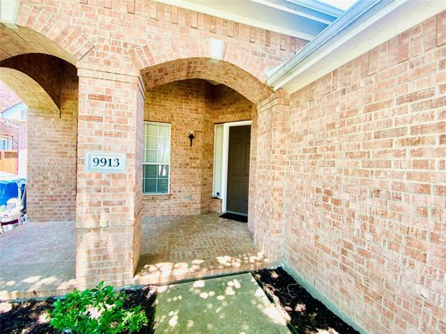 Building Photo - 9913 Links Fairway Dr