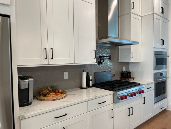 Building Photo - Spacious 4BR House in Milton