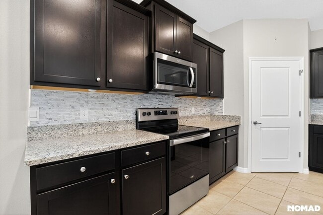 Building Photo - 7833 June Ln