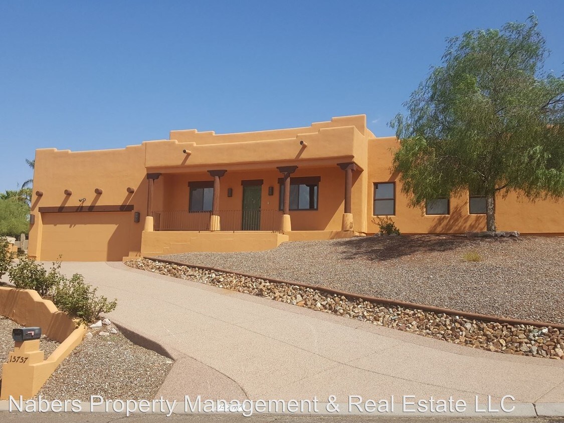 Primary Photo - 15757 E Palisades Blvd