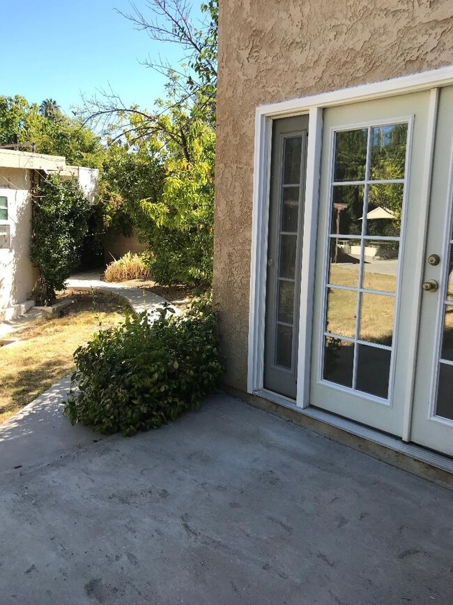 Front Door - 4401 Willens Ave