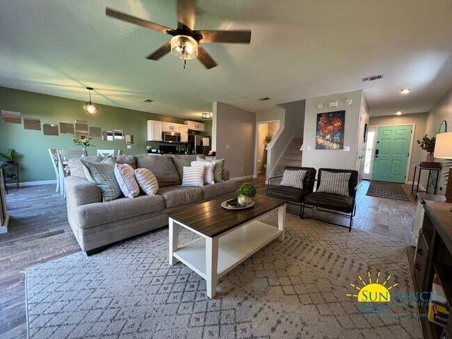 Building Photo - Impeccable 3 Bedroom Home in Shalimar!