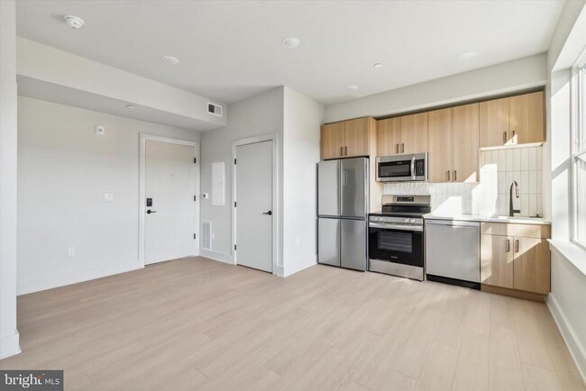 Foto del edificio - 5521 Wayne Ave