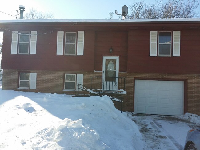 Building Photo - 4200 SE 4TH CT