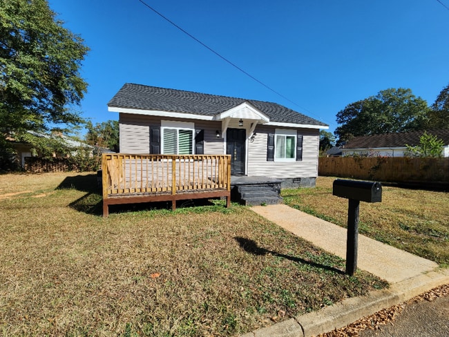 Building Photo - 1818 Green St