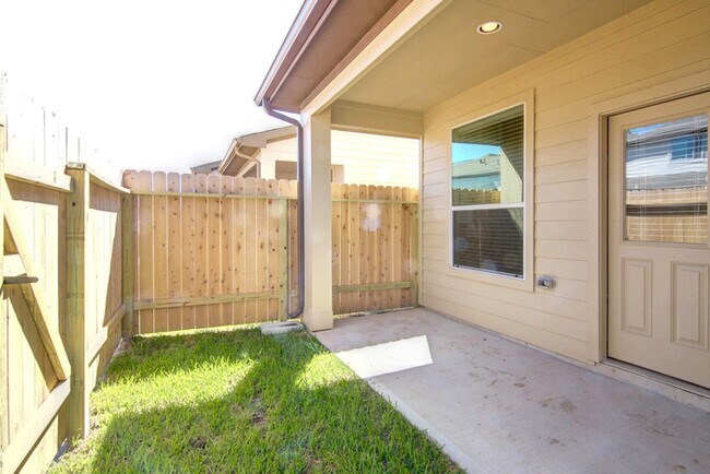 Building Photo - Bavaria - 12259 Maura Ln, Houston, TX, 77044