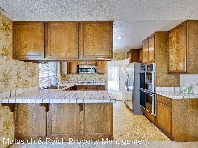 Building Photo - 3 br, 3 bath House - 1802 Dalton Place