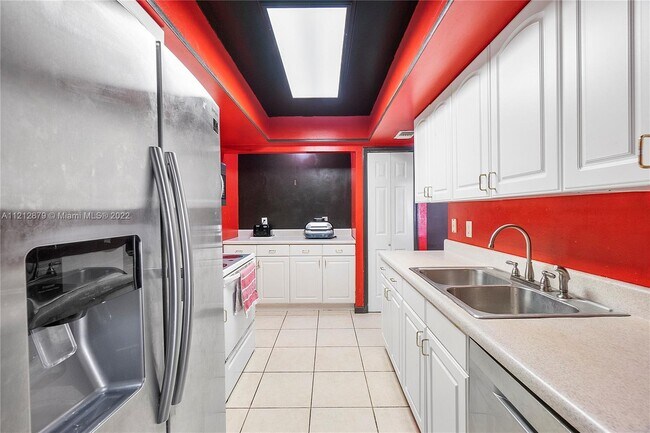 Foto del edificio - 7433 SW 13th St