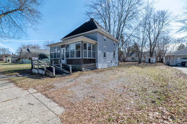 Foto del edificio - 1827 Gilbert St