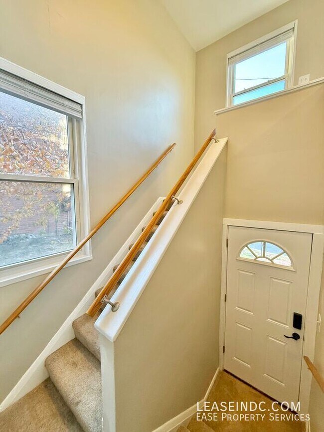 Foto del edificio - 4407 2nd St NE