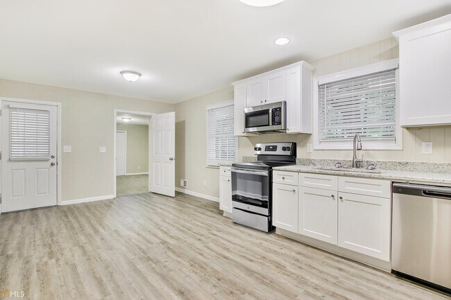 Building Photo - 6224 Marilla St
