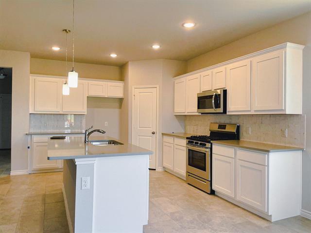 Foto del edificio - 2928 Desert Lily Ln