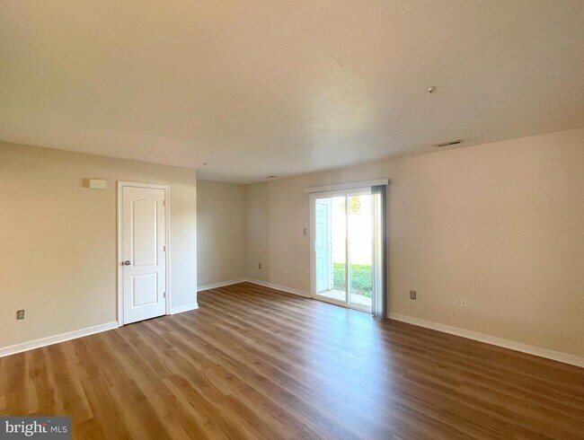 Foto del edificio - 45288 Rumsford Ln