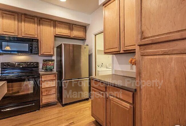 Foto del edificio - 5220 Boardwalk Dr